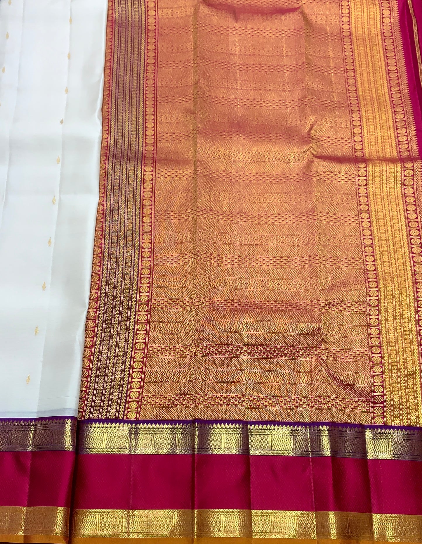 Pure Kanchipuram Silk Saree Off White Colour with Rettai Pettu Border