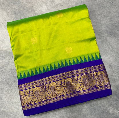 9 yards Pure Kanchipuram Silk Saree Light Green Colour with Blue Border
