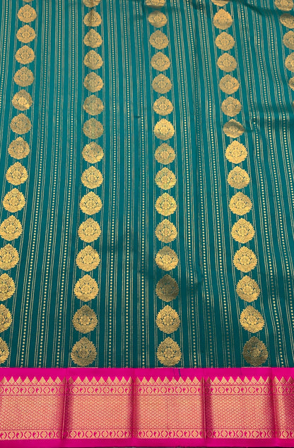 Vegan Silk Saree Teal Green Colour Saree with Pink Colour Contrast Border
