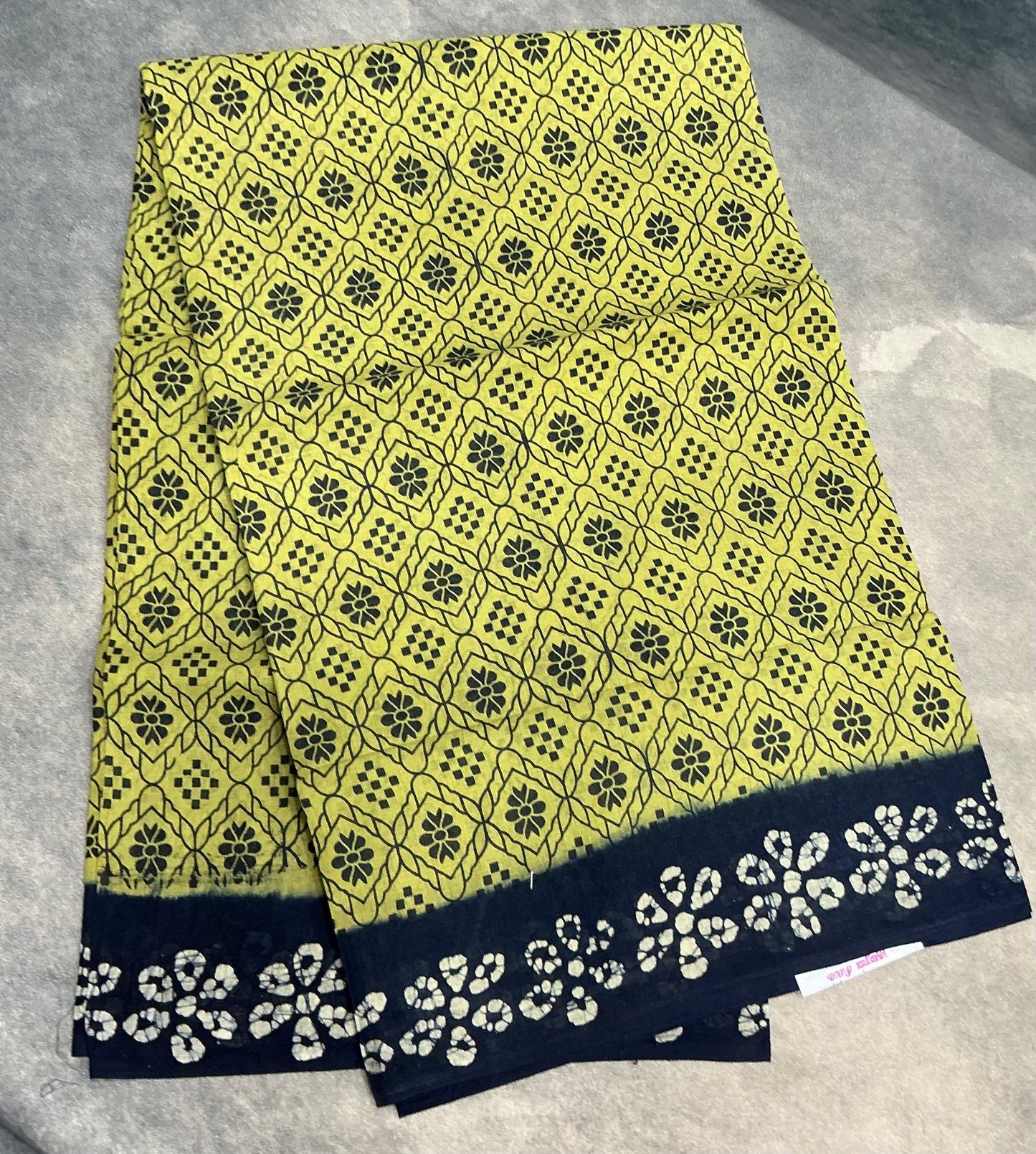 Chettinad Sungudi Cotton Lime Green Colour with Navy Blue Colour Border