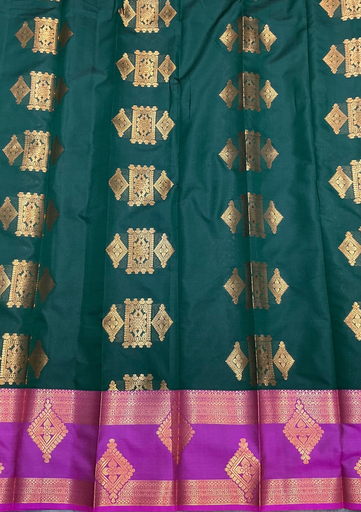 Soft Silk Casual Saree Green with Rettai Pettu Magenta Colour Border