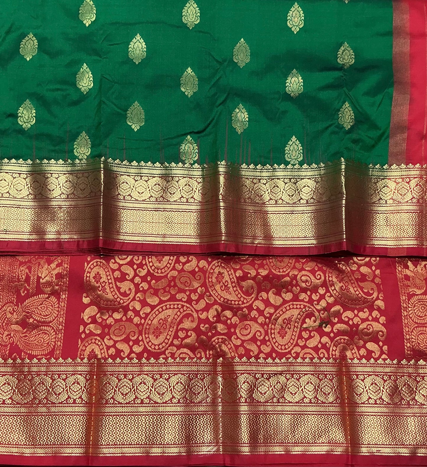 Pure Kanchipuram Silk Green Colour with Red Border