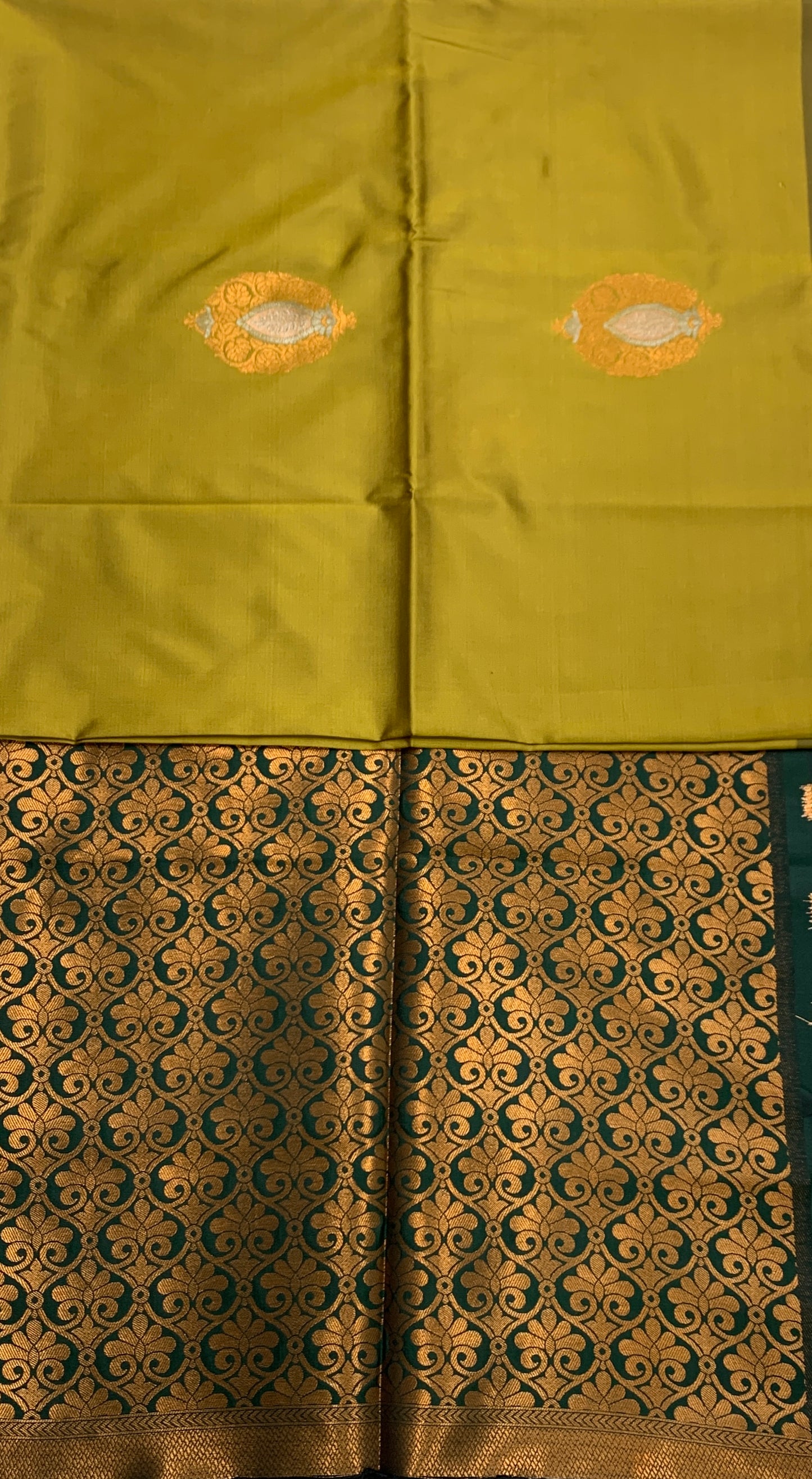 Soft Vegan Silk Saree Golden Green Colour with Border Less