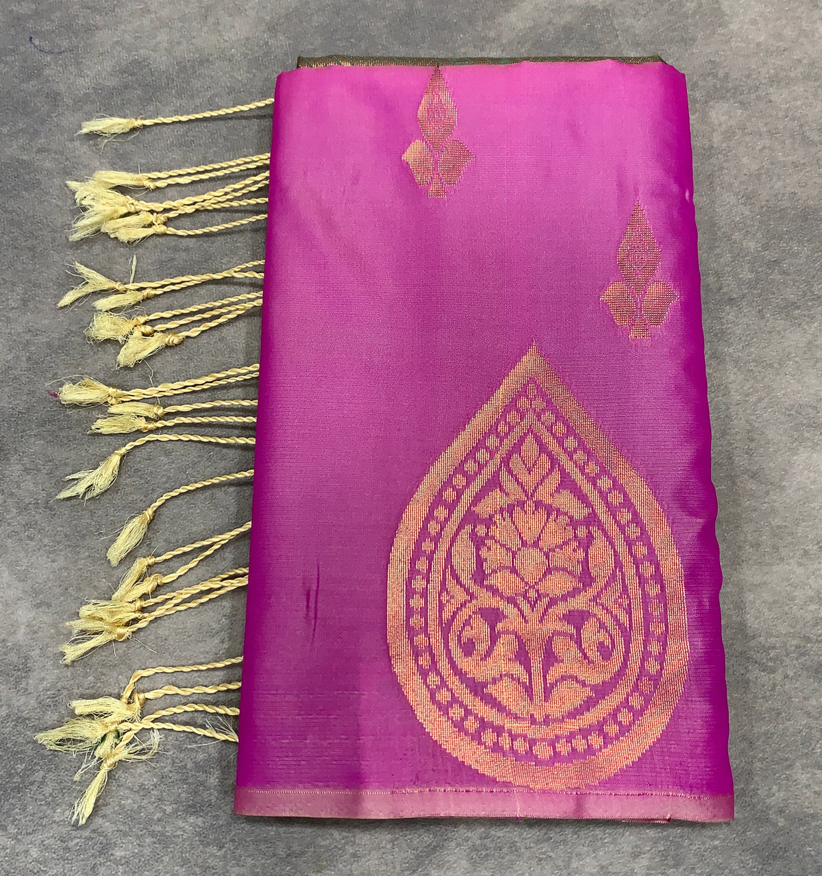 Art Silk Saree Rani Pink Colour with Borderless