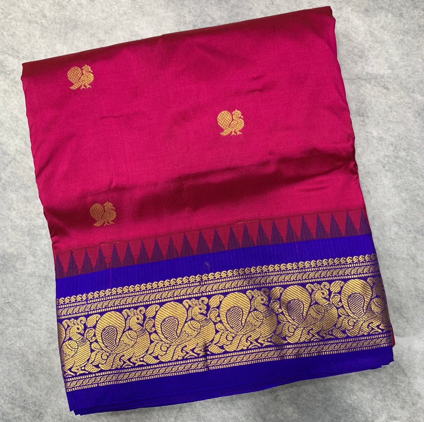 9 yards Pure Kanchipuram Silk Saree Pink Colour with Blue Border