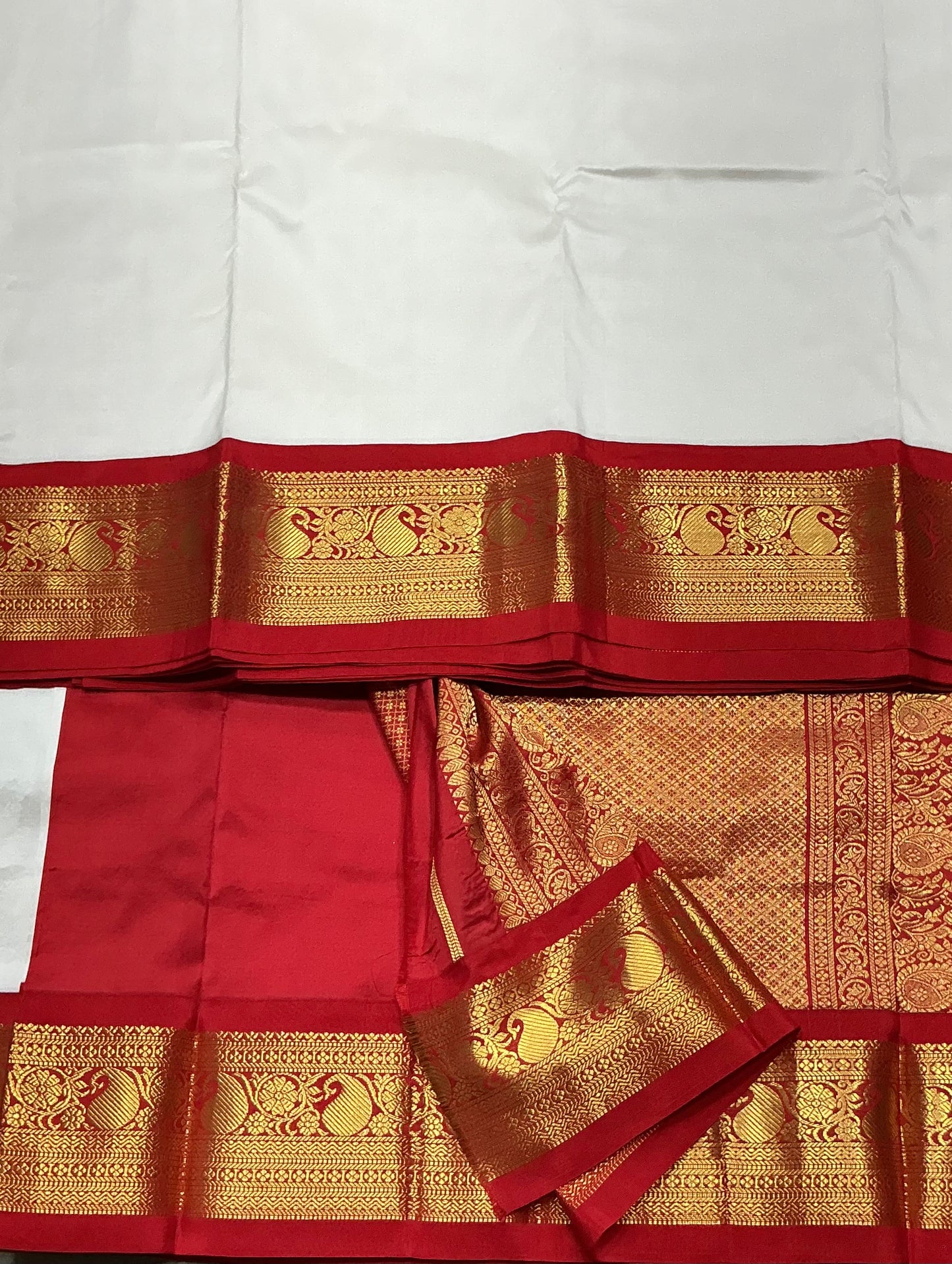 Pure Kanchipuram Silk Saree White Colour with Red Colour Border