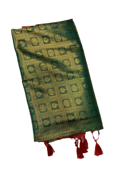 Green shade kuberra pattu with Red Pallu