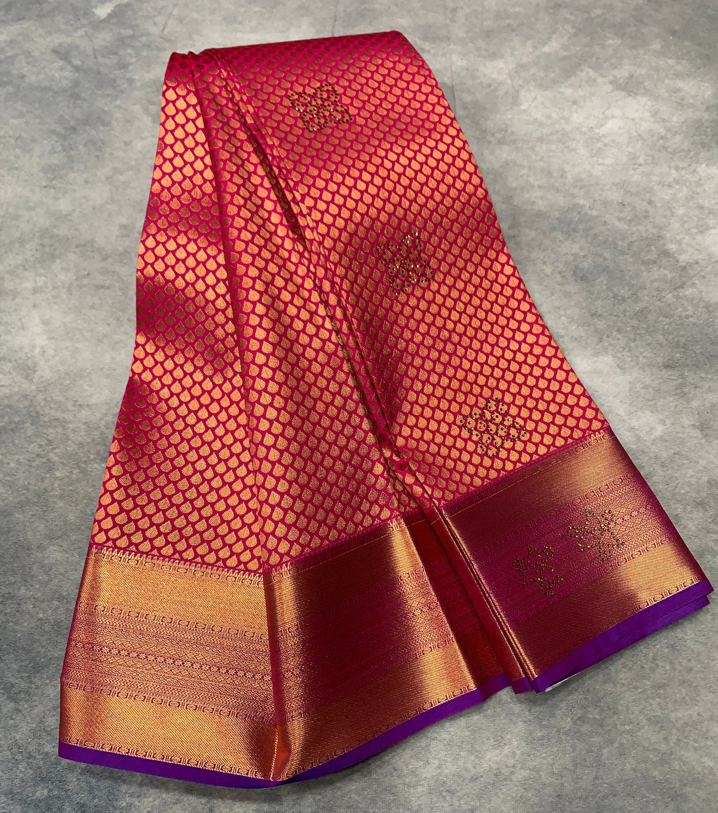 Vegan Silk Saree Pink Colour with Copper and Blue Floral Design Border