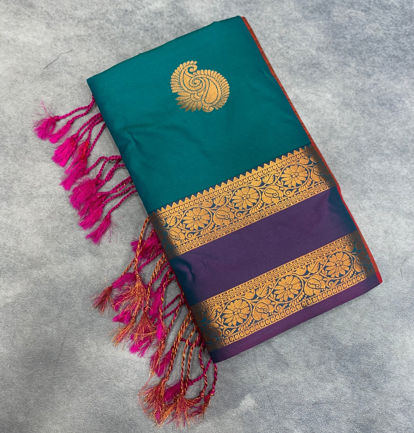 Soft Vegan Silk Saree Rama Green Colour with Rettai Pettu Border