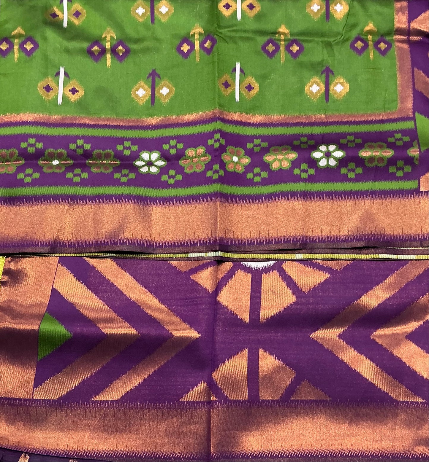 Pochampalli Semi Silk Saree Green Colour with Magenta Border