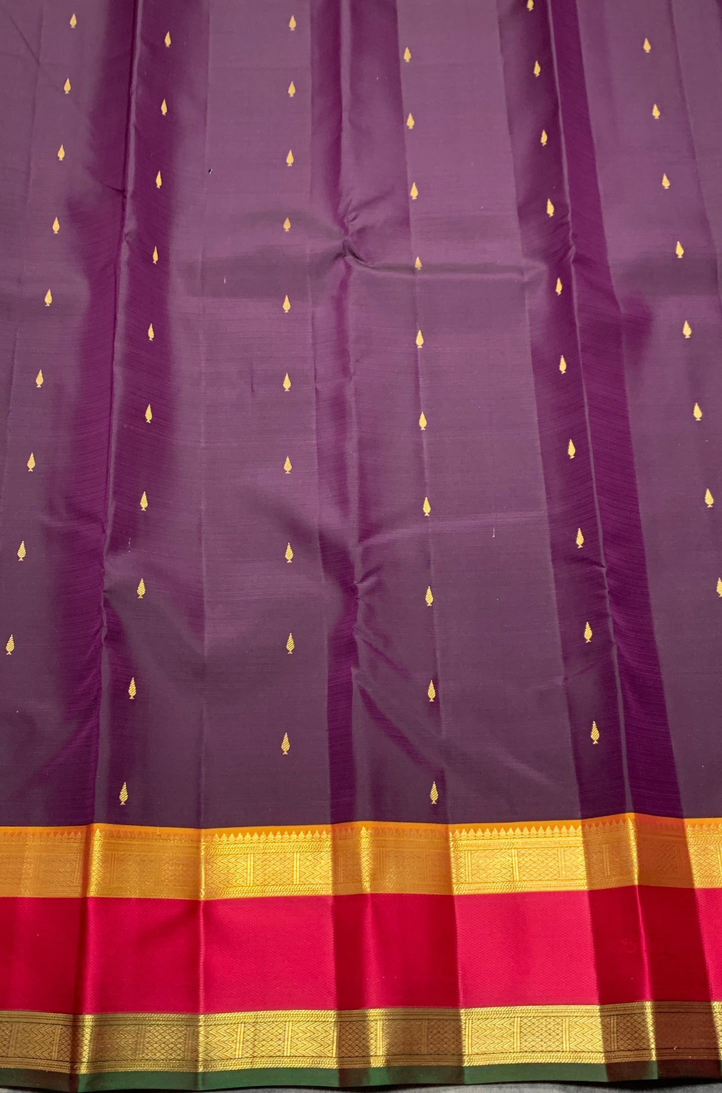Pure Kanchipuram Silk Saree Magenta Colour with Rettai Pettu Border