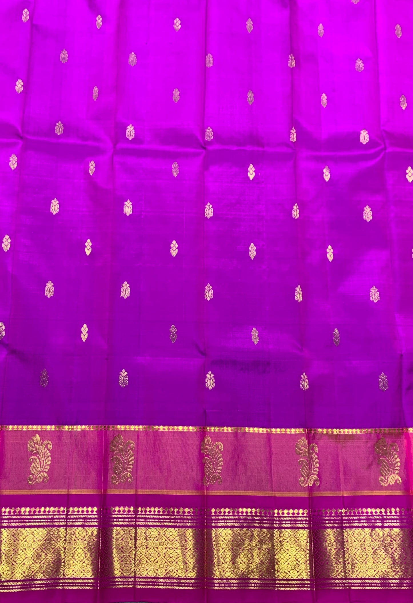 Pure Kanchipuram Silk Saree Dual Tone Magenta Colour with Pink Colour Gold Zari Border