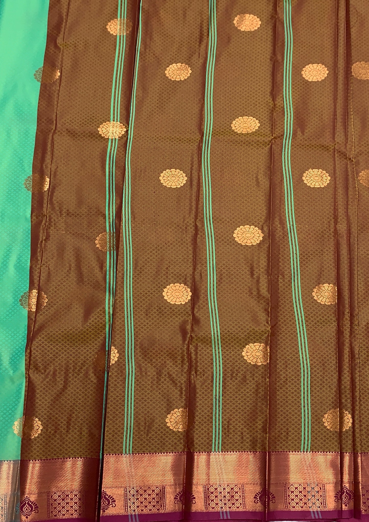 Rama Green Shade Silk Cotton Saree with Copper Zari Border and Floral Design