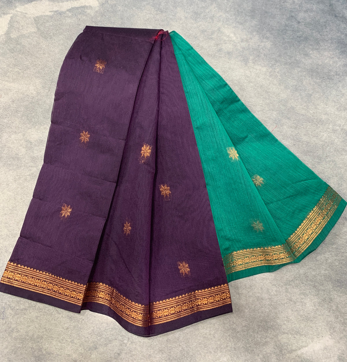 Dark Magenta Colour Silk Cotton Saree with Copper Zari Border