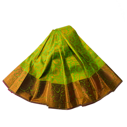 Apple Green shade Soft kanchi pattu with Copper with  Mango design Border