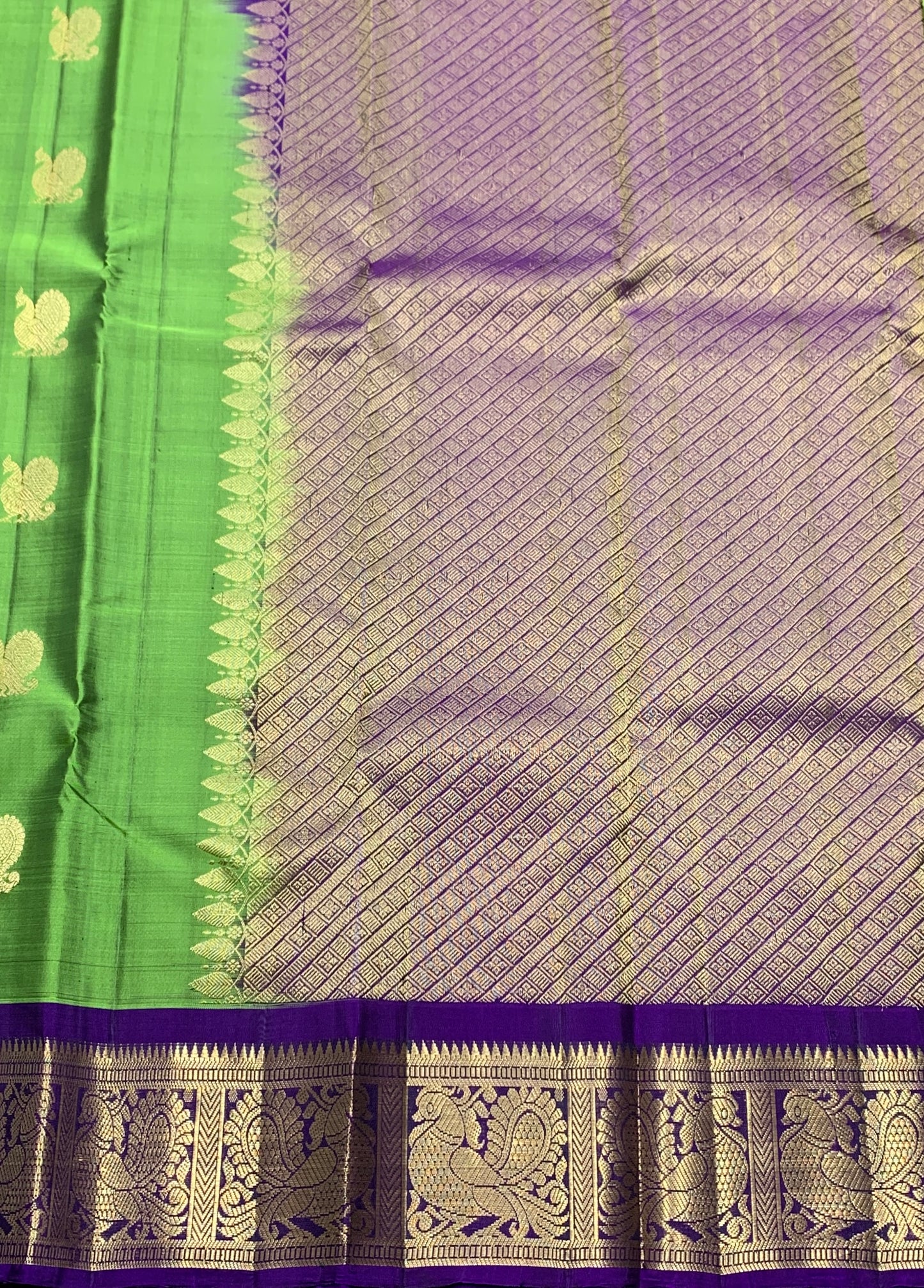 Pure Kanchipuram Silk Saree Olive Green Colour with Blue Border