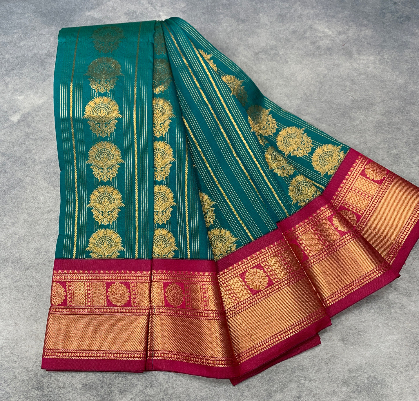 Vegan Silk Saree Teal Green Colour Saree with Pink Colour Contrast Border