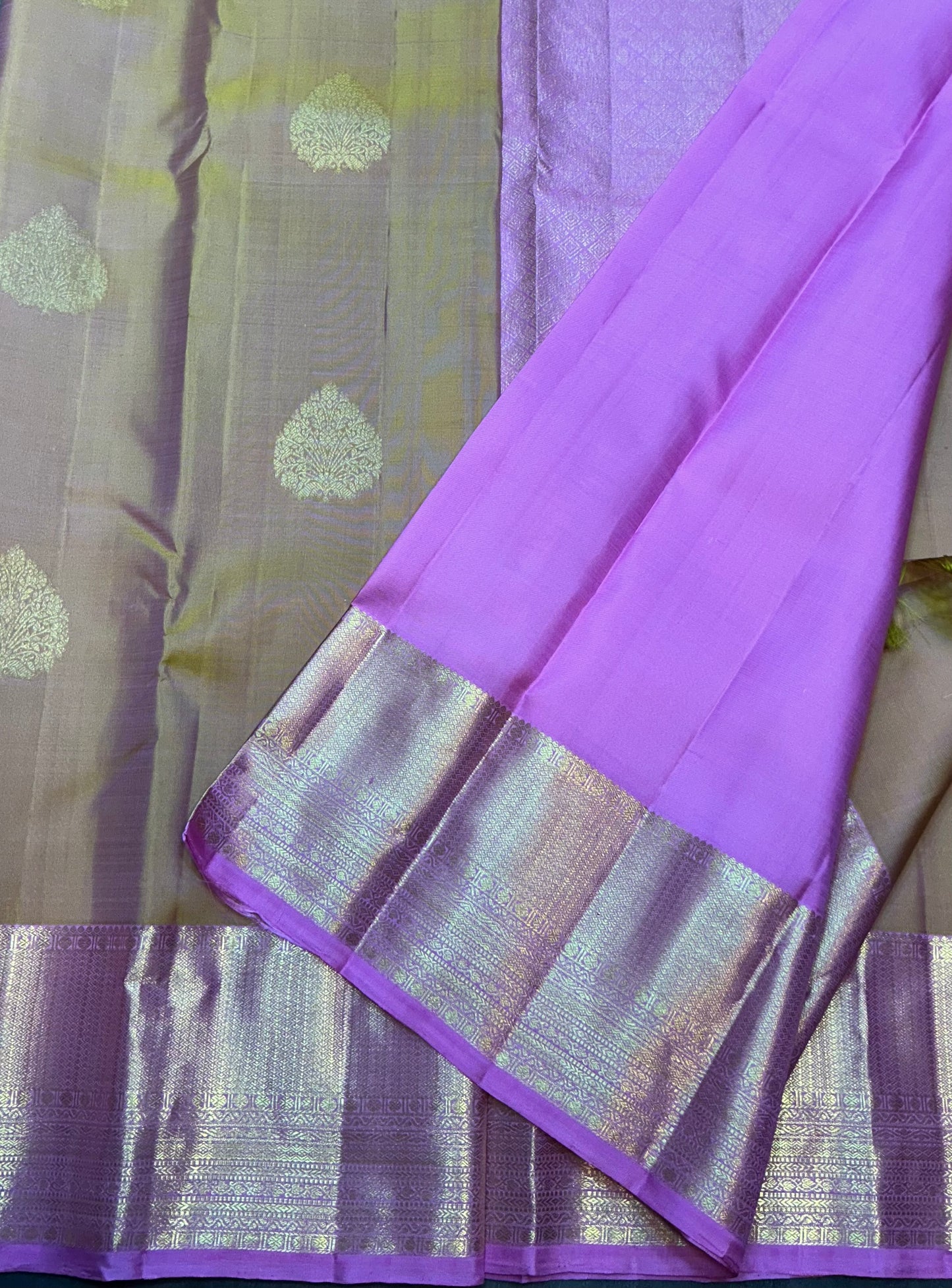 Pure Kanchipuram Silk Saree Dual Colour Shade with Light Pink Colour Shade Border