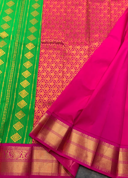 Vegan Silk Saree Light Green Colour Saree with Pink Colour Contrast Border