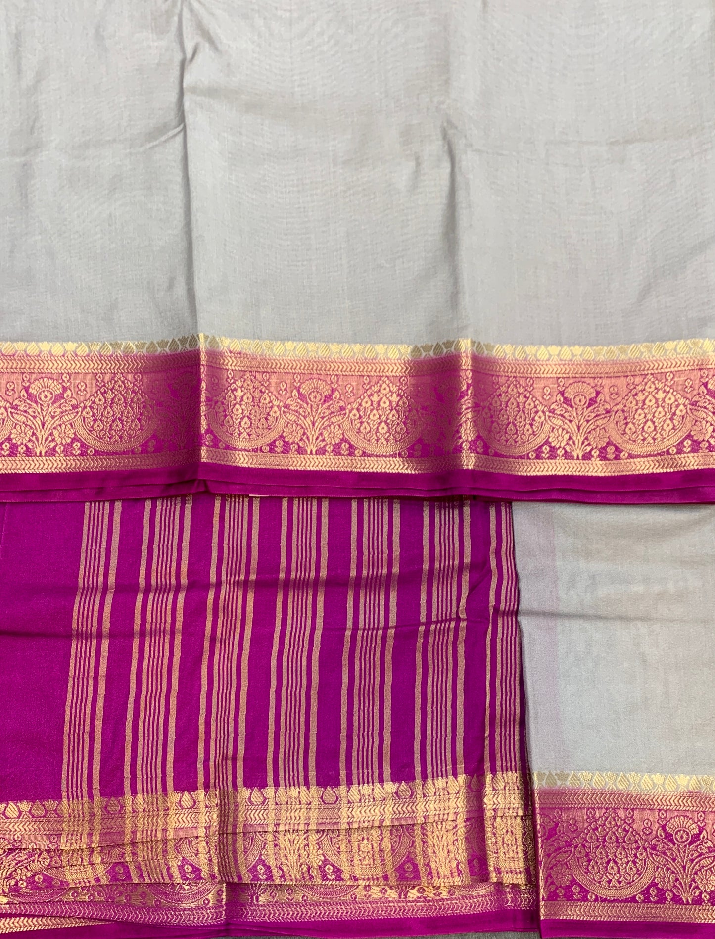 Crepe Saree Gray Colour with Magenta Border
