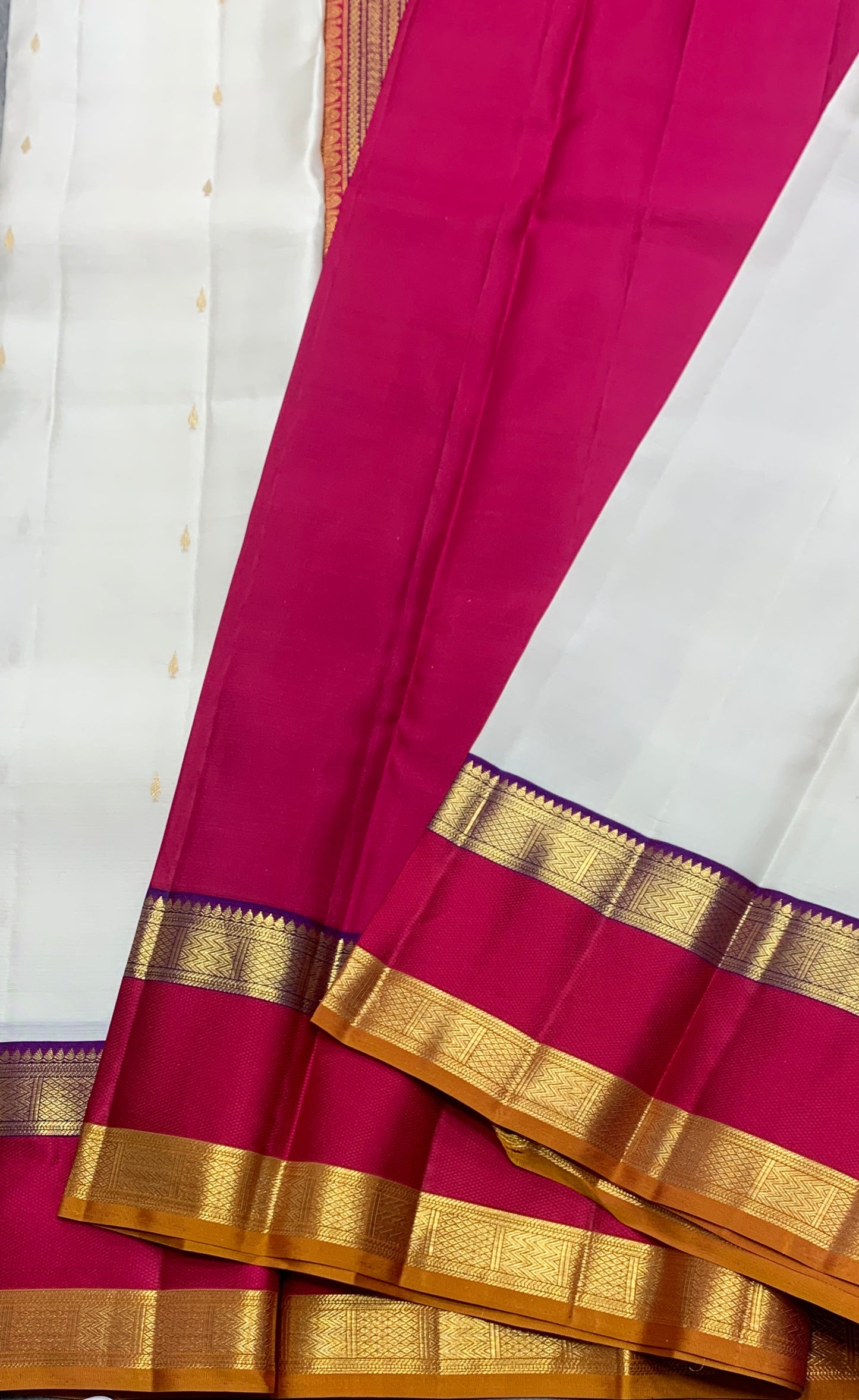Pure Kanchipuram Silk Saree Off White Colour with Rettai Pettu Border