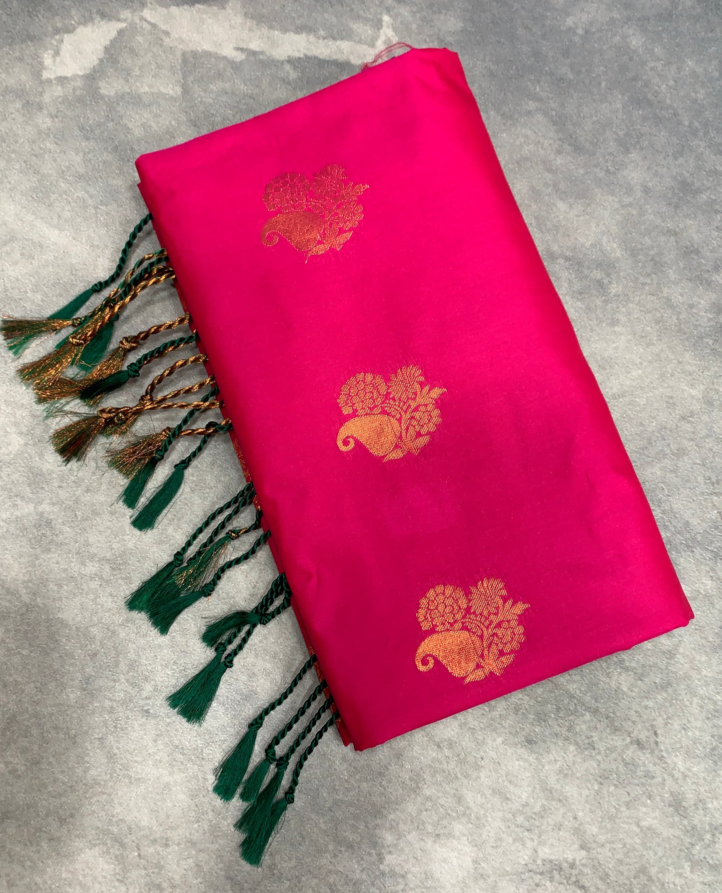 Soft Vegan Silk Saree Pink Colour with Green and Copper Border