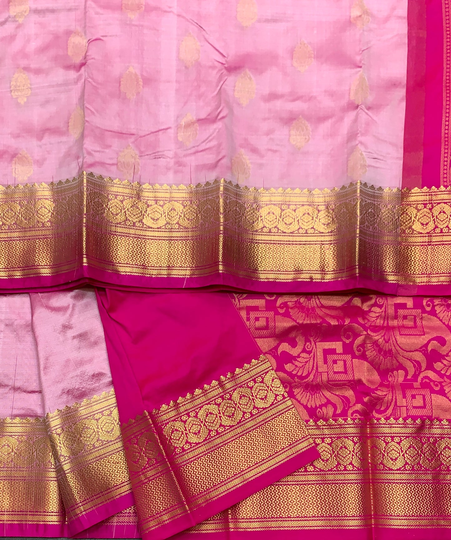 Pure Kanchipuram Silk Onion Pink Colour with Pink Colour Border