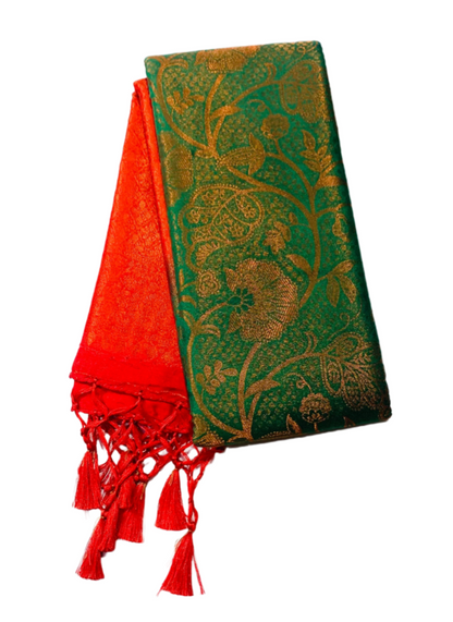 Dark Green kuberra pattu with Flower design.