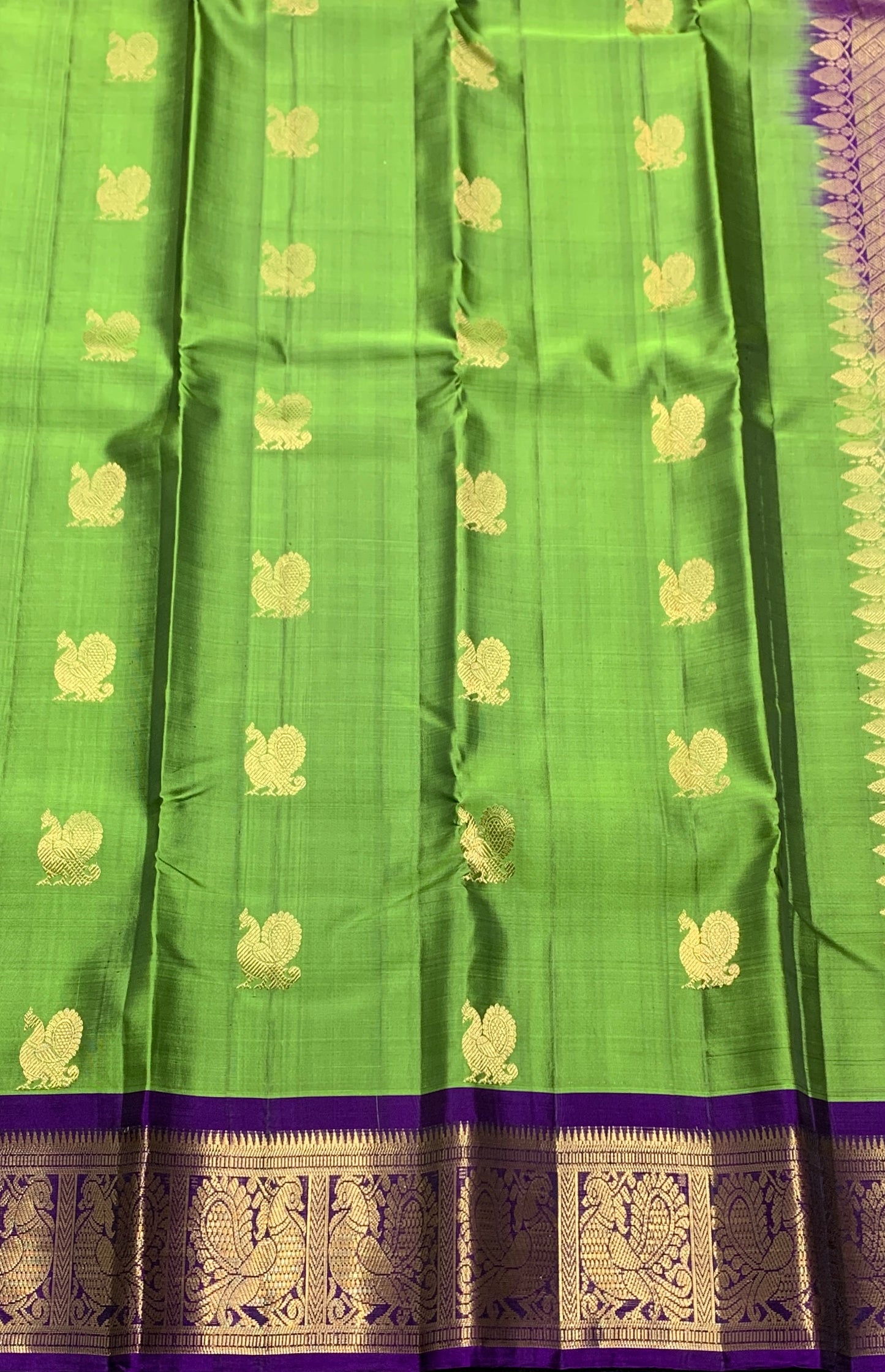 Pure Kanchipuram Silk Saree Olive Green Colour with Blue Border