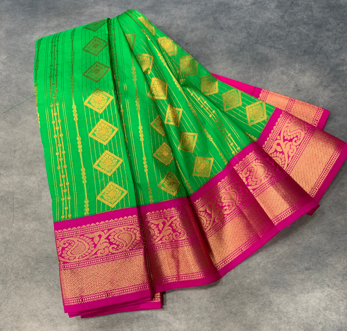 Vegan Silk Saree Light Green Colour Saree with Pink Colour Contrast Border