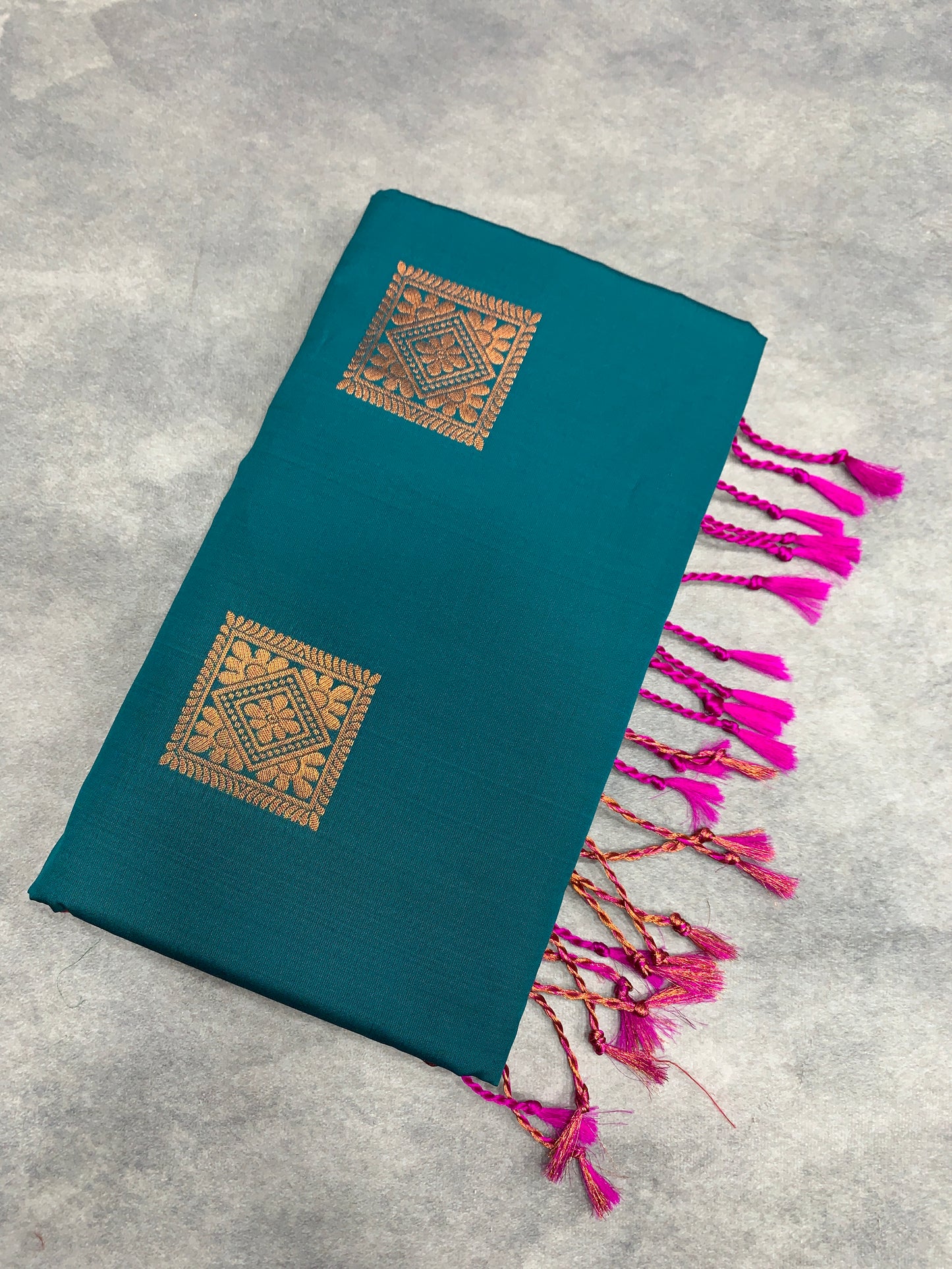 Soft Vegan Silk Saree Rama Green Colour with Pink and Copper Border
