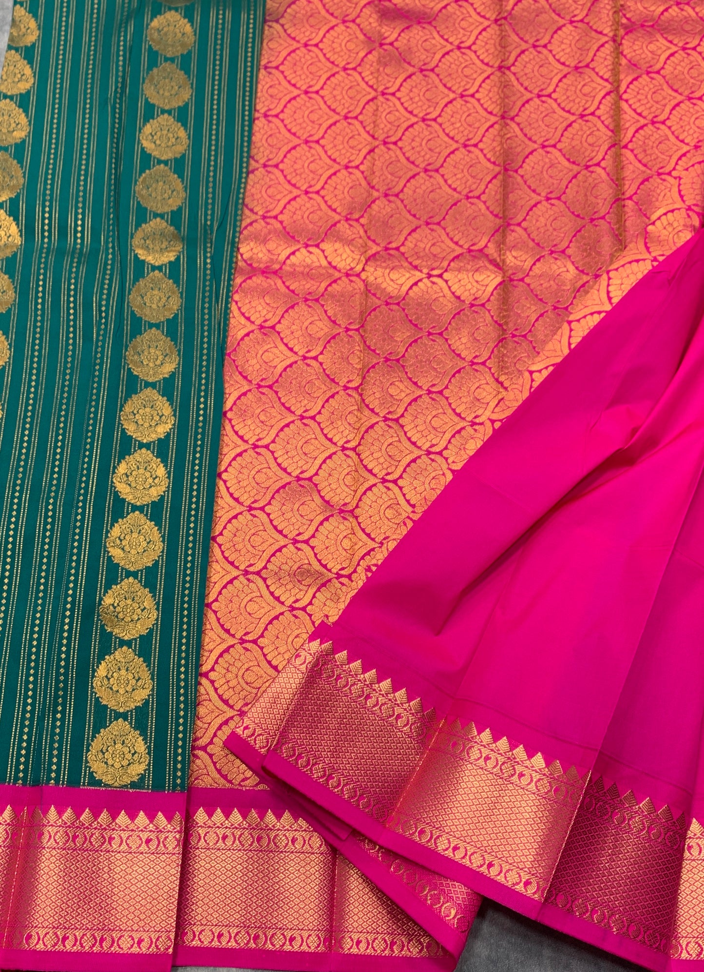 Vegan Silk Saree Teal Green Colour Saree with Pink Colour Contrast Border