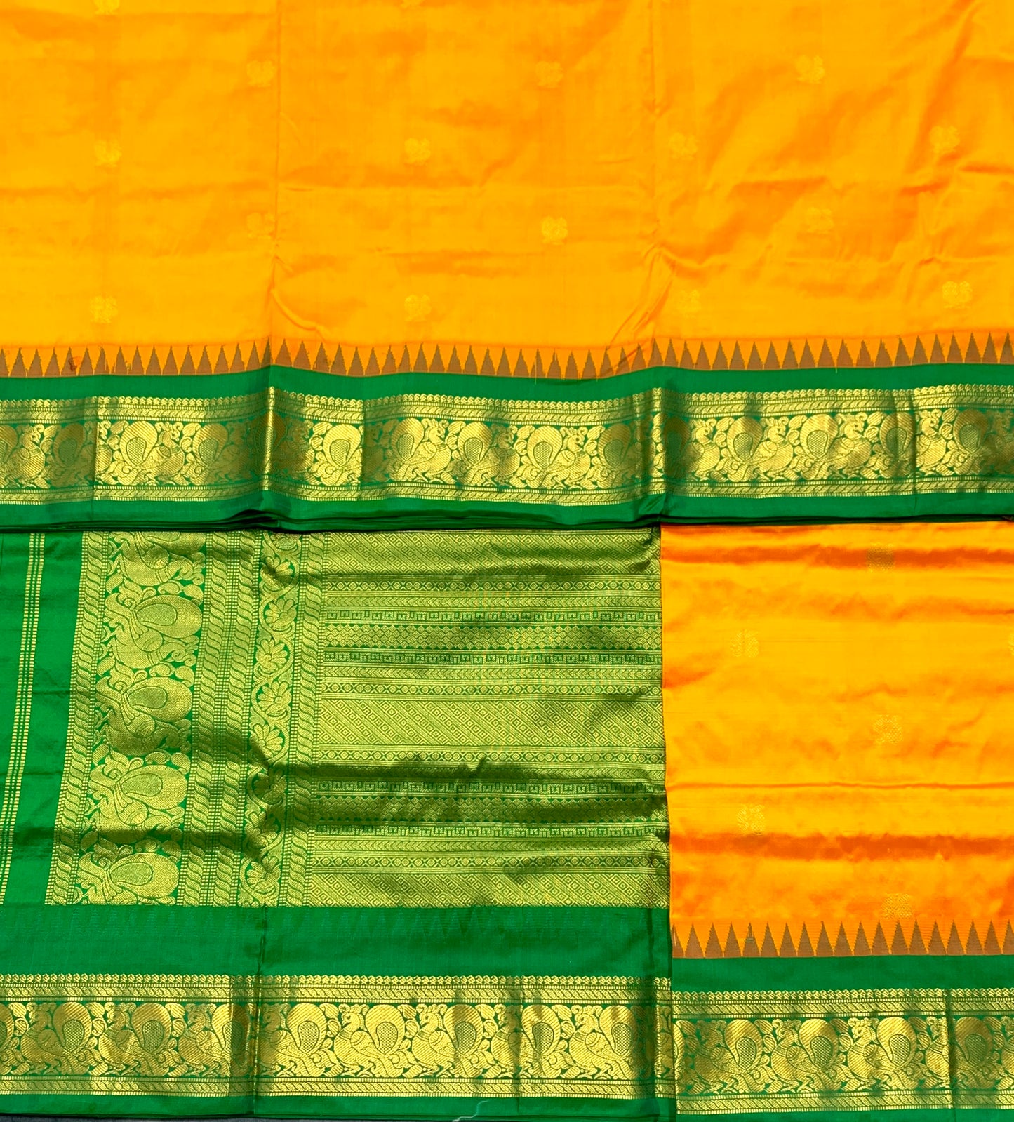 9 yards Pure Kanchipuram Silk Saree Mango Yellow Colour with Green Border
