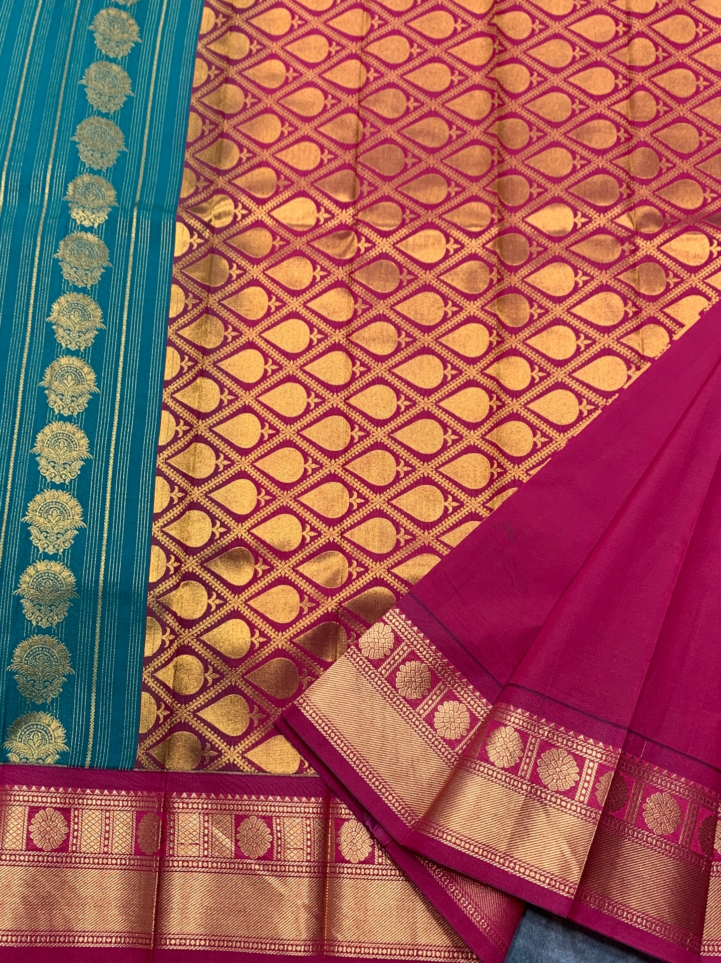Vegan Silk Saree Teal Green Colour Saree with Pink Colour Contrast Border