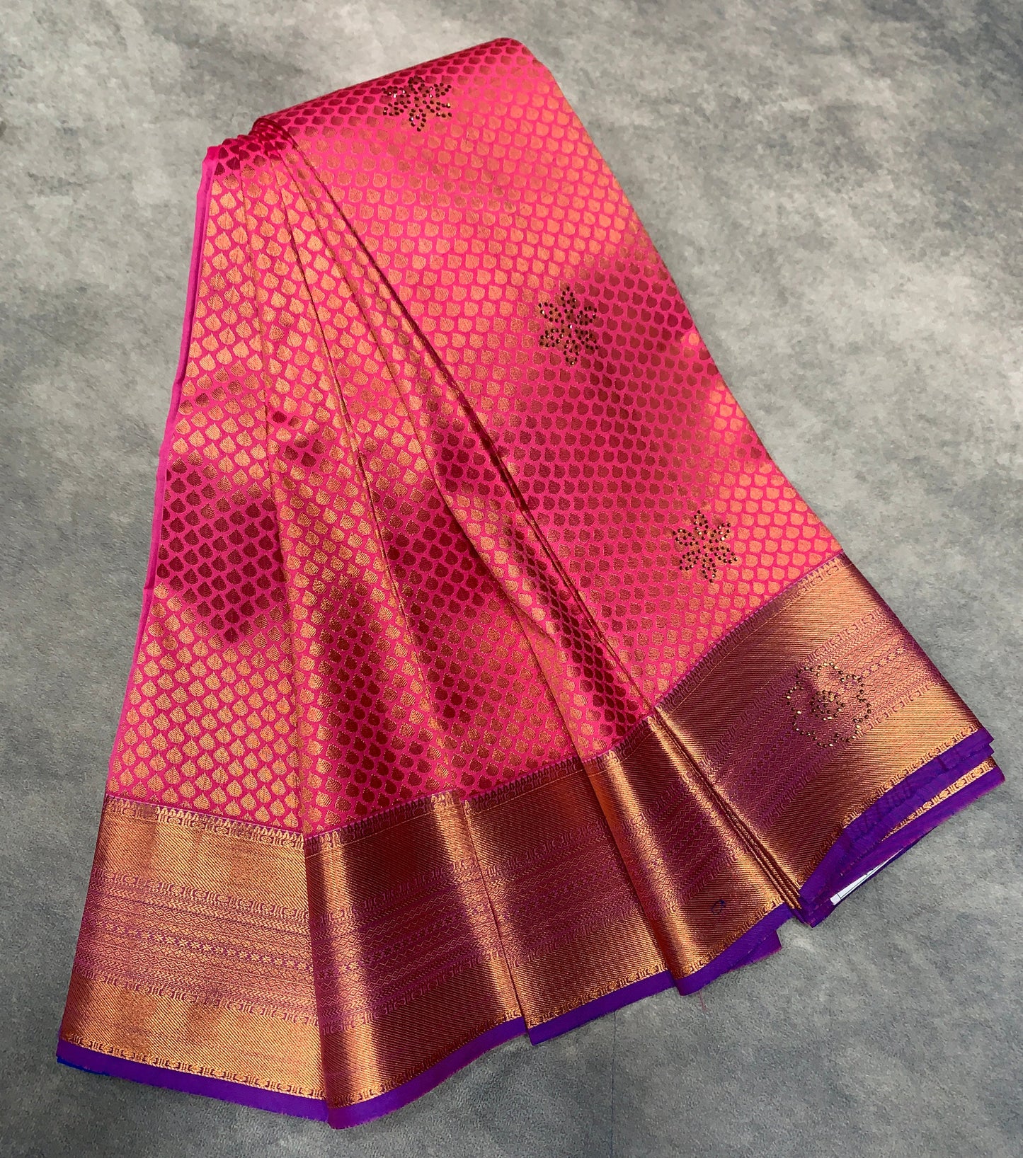 Vegan Silk Saree Pink Colour with Copper and Blue  Border