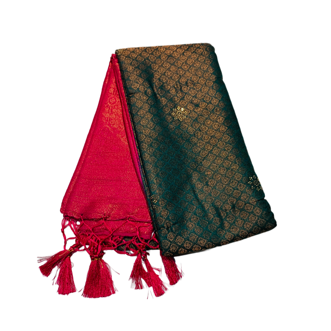 Dark Green shade kuberra pattu with Pink Pallu