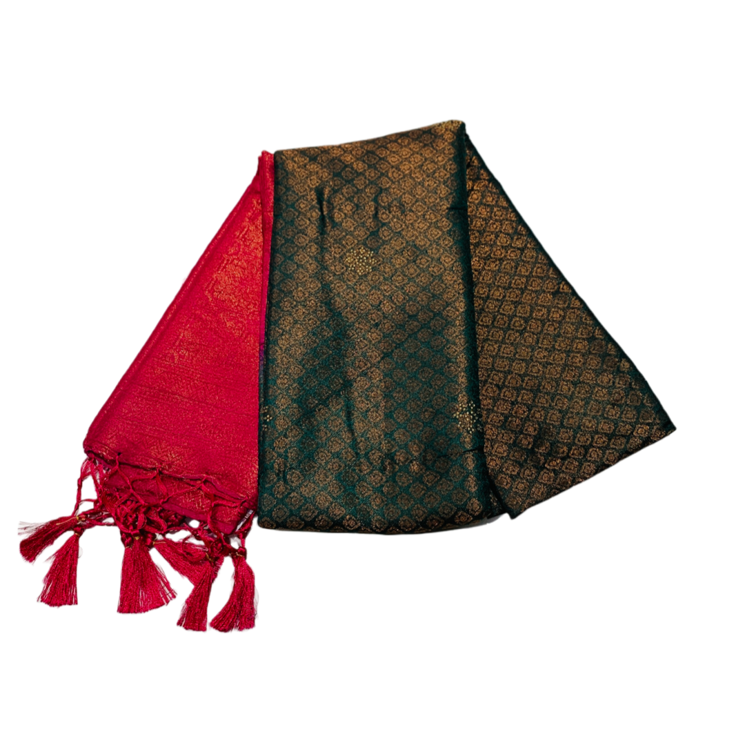 Dark Green shade kuberra pattu with Pink Pallu