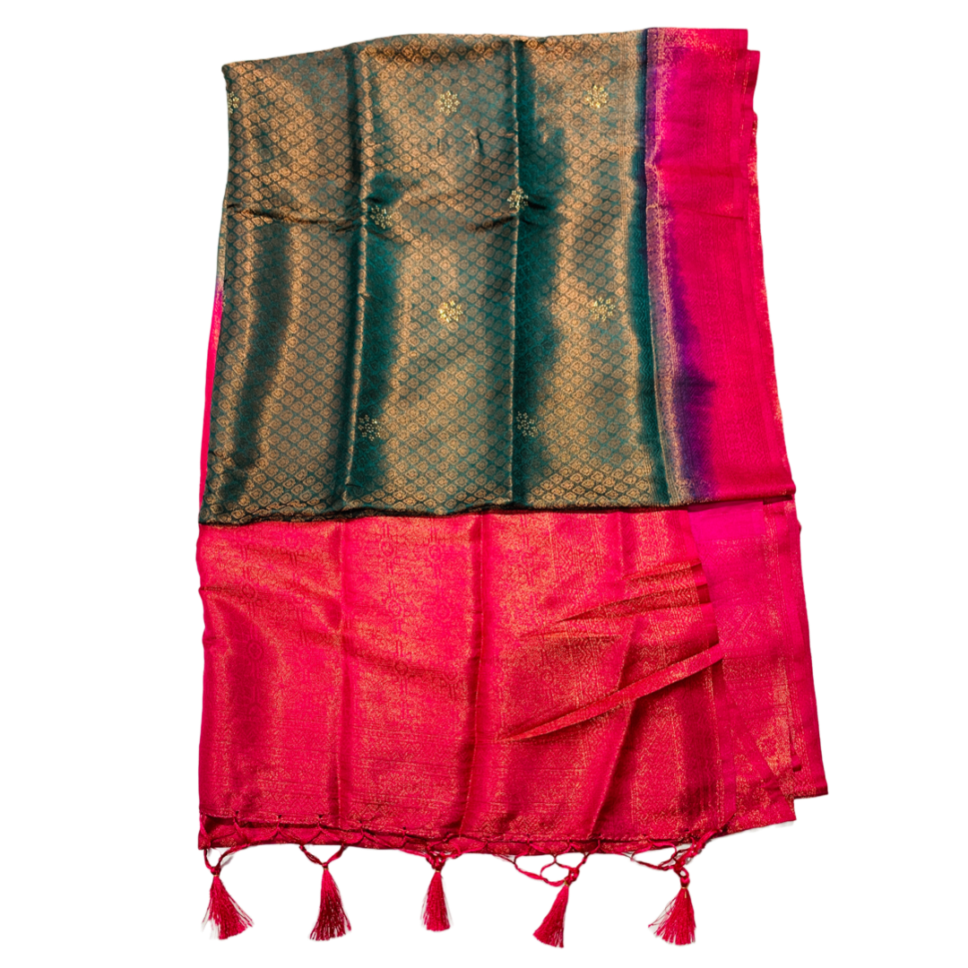 Dark Green shade kuberra pattu with Pink Pallu