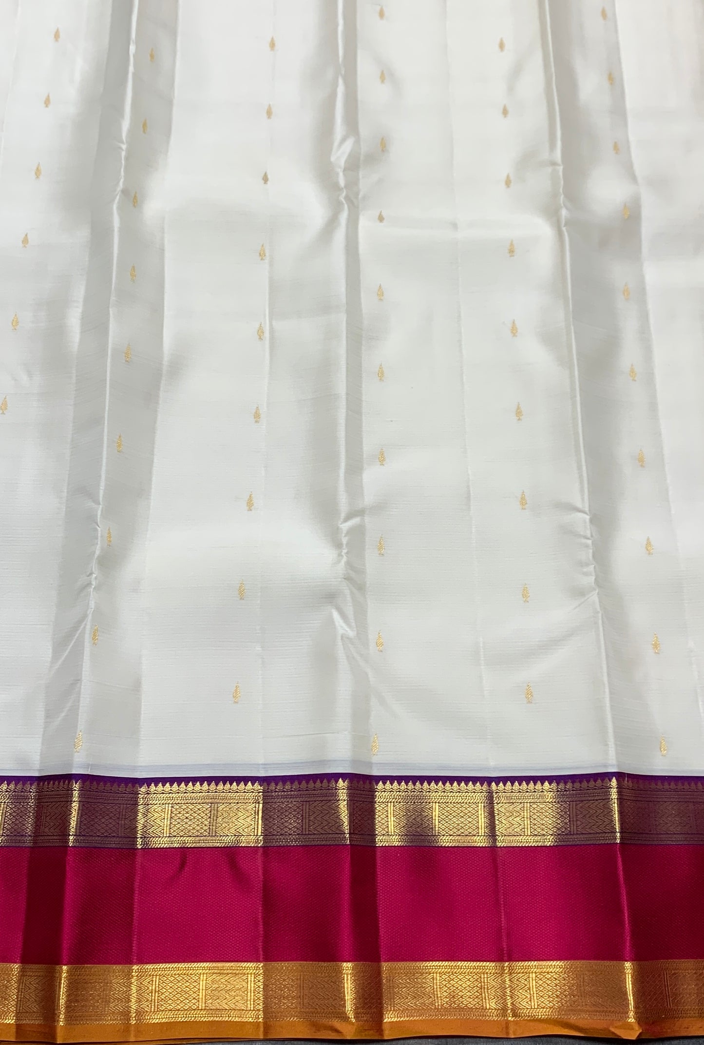 Pure Kanchipuram Silk Saree Off White Colour with Rettai Pettu Border