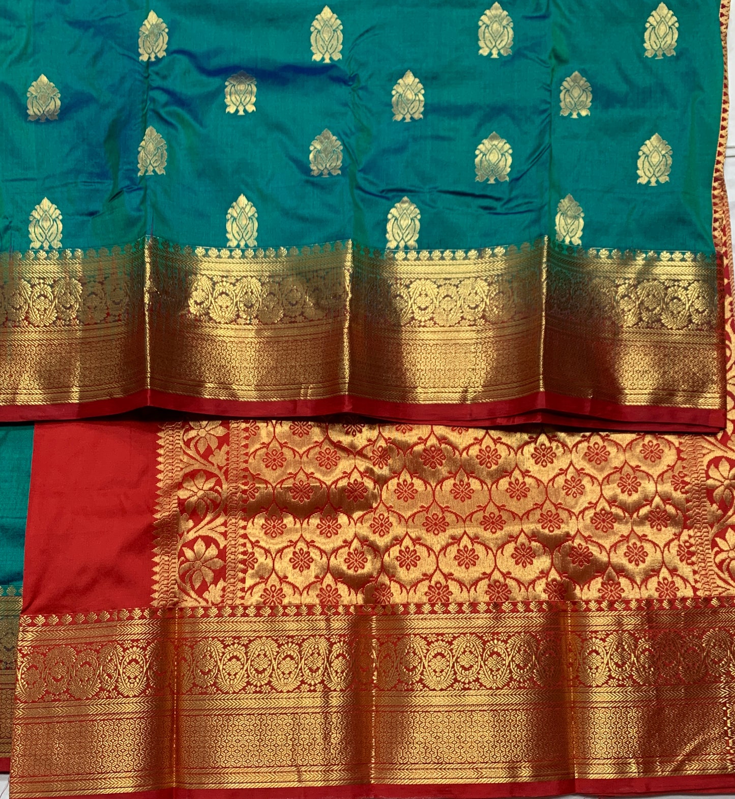 Pure Kanchipuram Silk Saree Sapphire Colour with Red Border