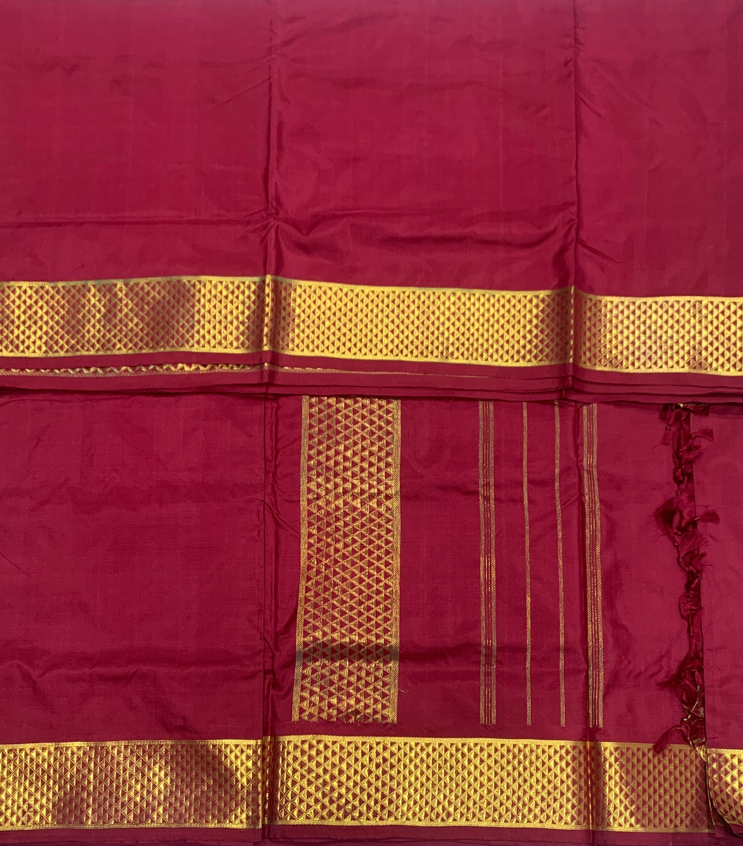 9 yards Pure Kanchipuram Silk Saree Maroon with Large Border