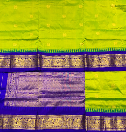 9 yards Pure Kanchipuram Silk Saree Light Green Colour with Blue Border