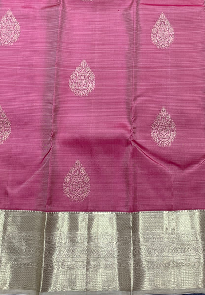 Pure Kanchipuram Silk Saree Peach Pink Colour with Golden Colour Border