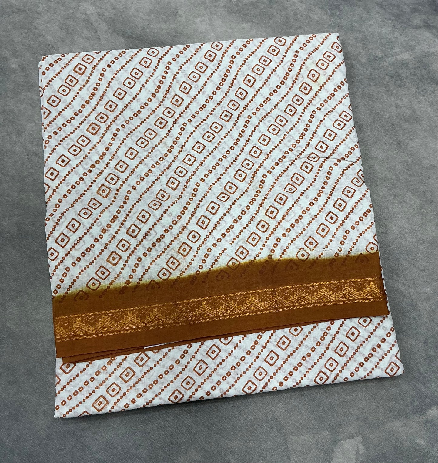 Chettinad Sungudi Cotton White Colour with Brown Colour Border