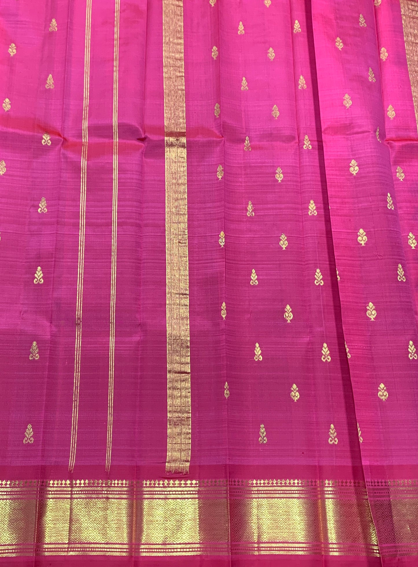 Pure Kanchipuram Silk Saree Tomato Pink Colour with Gold Zari Border