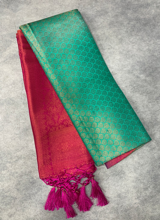 Soft Silk Saree Sapphire Colour with Pink Colour Pallu