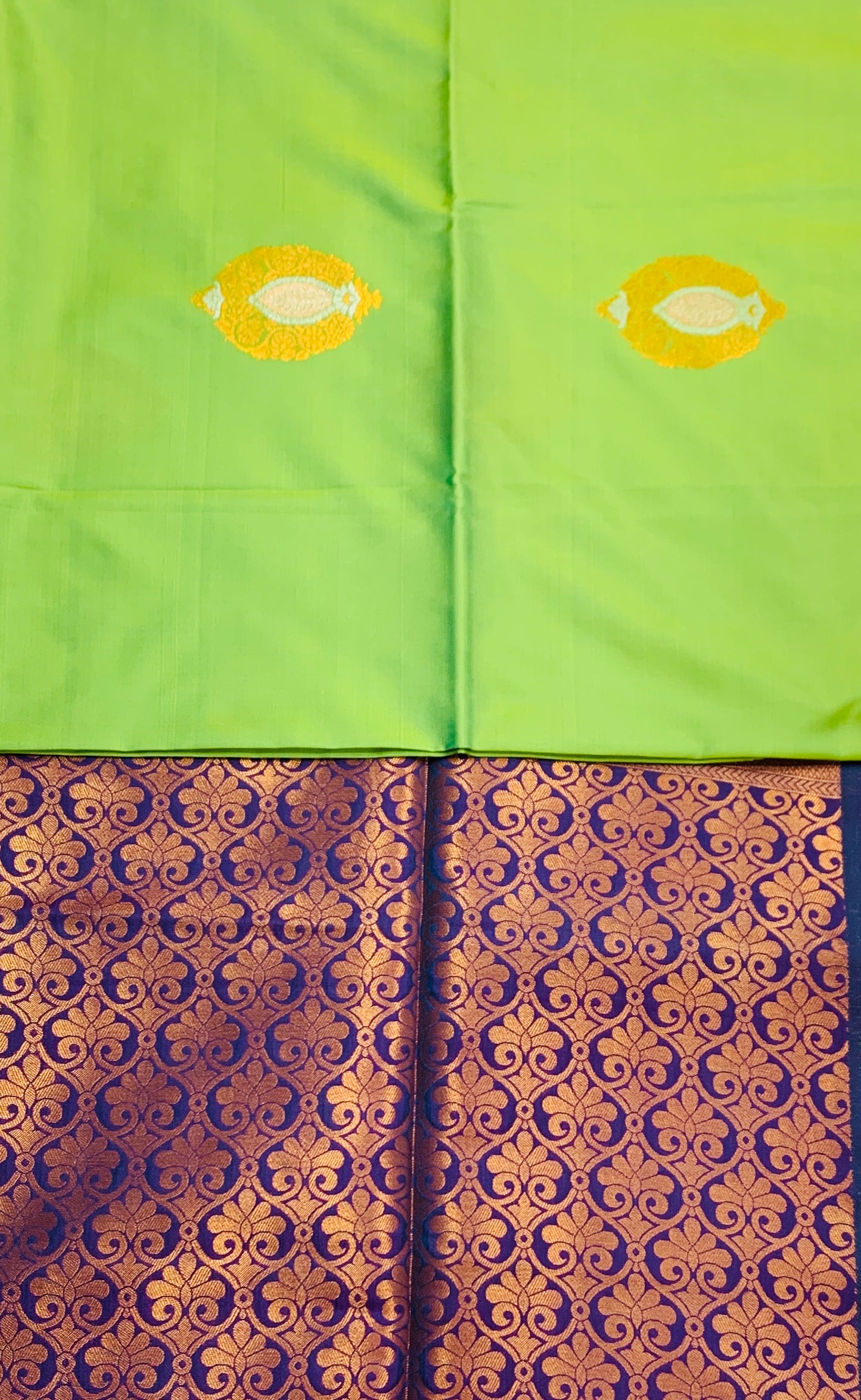 Soft Vegan Silk Saree Apple Green Colour with Border Less