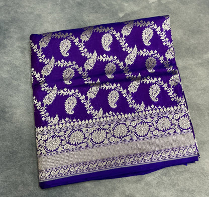 Pure Banaras Silk Saree Violet(Dual Tone)Colour with Beautifully Crafted Floral Banarasi border