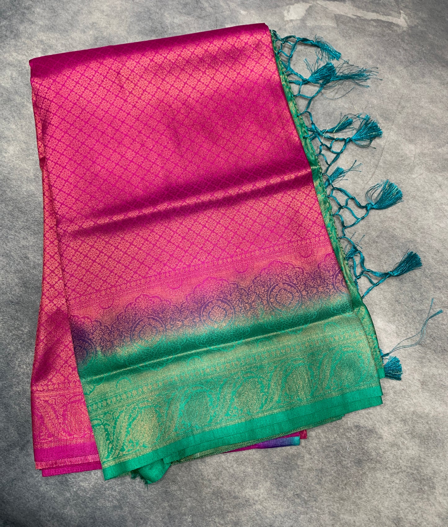 Soft Silk Saree Pink Colour with Sapphire Colour Pallu