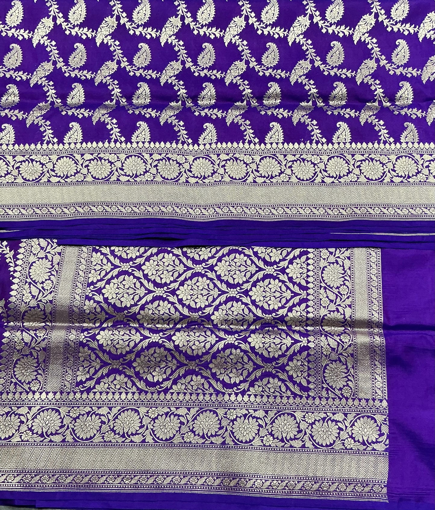 Pure Banaras Silk Saree Violet(Dual Tone)Colour with Beautifully Crafted Floral Banarasi border